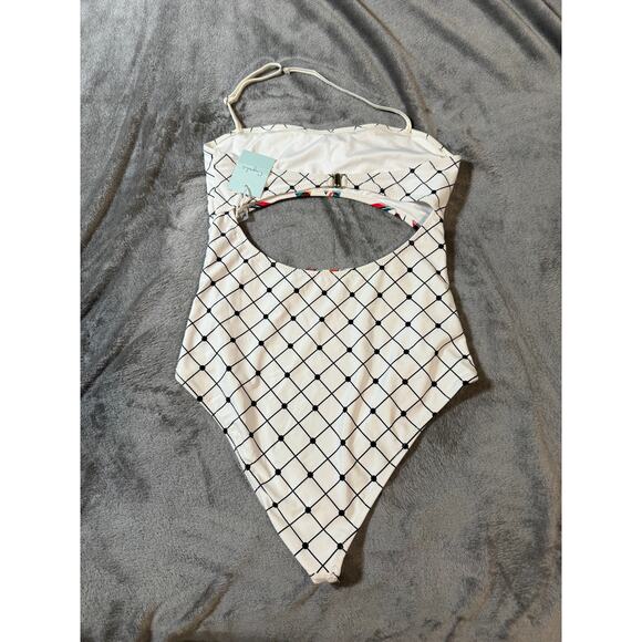 NWT Cupshe Swimsuit One Piece White Feathers Open Middle Size Medium Bohemian - Picture 3 of 4
